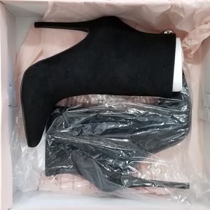 Madelina Booties NWB